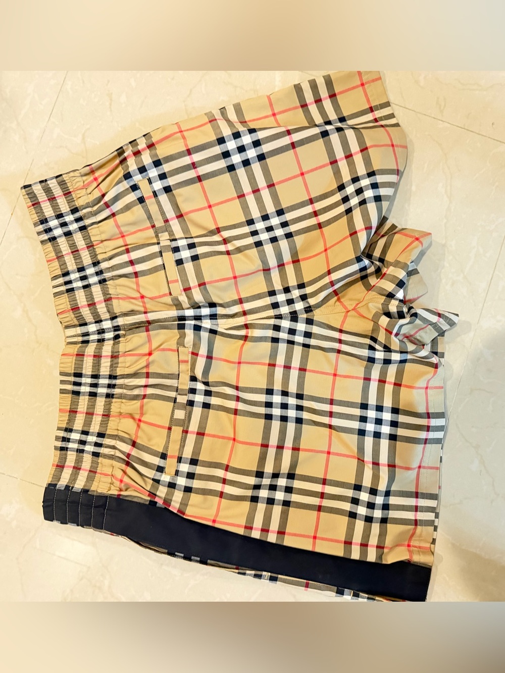 Burberry Beige Plaid Skirt with Navy Trim - Picture 2 of 3